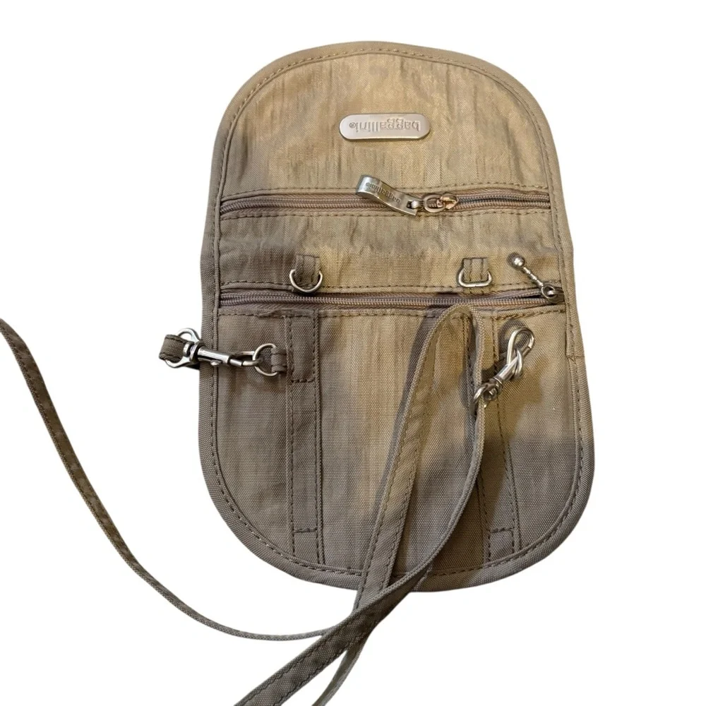 Baggallini beige Crossbody hiking travel Bag - Picture 3 of 10